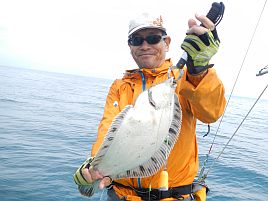 釣りができる喜びに小突きまくった標津沖カレイは44cmまで