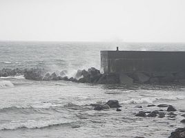 GW伊豆合宿2012　台風なみの大時化にさすがに今日は釣り断念