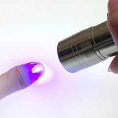 ジェルネイル用UVライト 波長395nm LEDミニサイズ携帯用/UVランプ　ペン型LEDライト