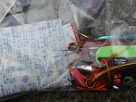 使用済みフック保管法に想う。俺、地震が来たら真っ先に死ぬ