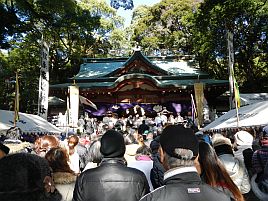 年末年始伊豆合宿 お節に舌鼓。初詣で酒難除けと大漁祈願