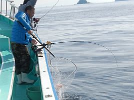 伊豆・治久丸の船長＆名人に聞いたオニカサゴの釣り方メモ