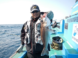 宇佐美・治久丸の新釣り物「アラ根魚五目」が気になるぞ！