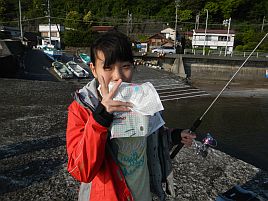 GW伊豆合宿　へた釣り家釣り大会。大物賞は穴釣りメバル