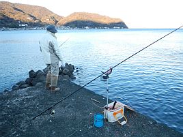 NW伊豆合宿 家族サービスディ。子供の許しを得て初釣り