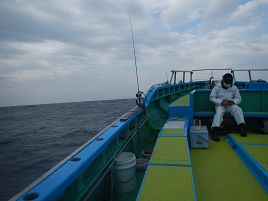 雨ニモ風ニモマケズ。沖のウィリーでシャクり続けて6目23匹