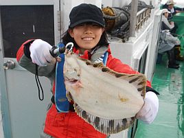 釣りができる喜びに小突きまくった標津沖カレイは44cmまで