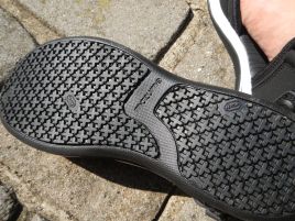 むしゃくしゃするから1万円のデッキサンダルを買ったった！