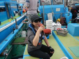 “待て”を覚えた女、妻1号はアジ23匹。へた釣りはアカ～ン