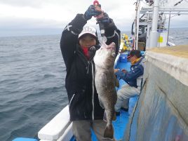 週末は子供2号の成人式だからマダイを釣って食べさせたい