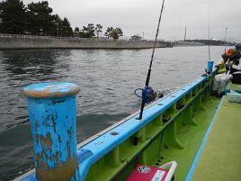 三途の川みたいな海でイシダイ撃沈。アミ五目でカンパチ!!