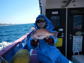 妄想は妄想のまま。シマアジは釣れずメジナとイサキのみ