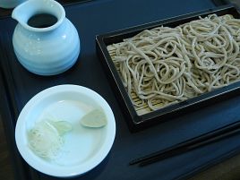 北海道のそばは最高!!　中標津・伊とうで藪・更科食べ比べ