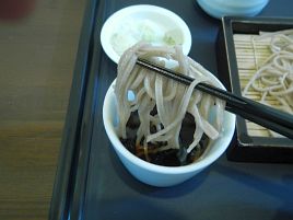 北海道のそばは最高!!　中標津・伊とうで藪・更科食べ比べ