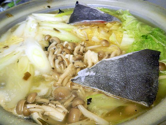 お刺身、皮のポン酢和え、お鍋＋〆はお蕎麦でイシダイ最高