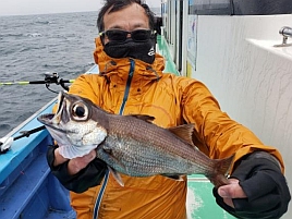 天気予報大外れで良型クロムツ釣れてなければ凍え死んでた