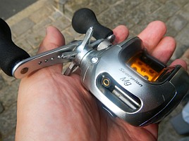 エギタコ用リールにスコーピオンMg 1000を引っ張り出す