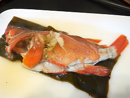 清蒸は面倒と拒否られたのでアカハタの塩煮・煮付け・刺身