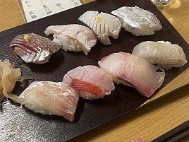熱海の地魚寿司はアジ、マダイ、キンメ、メダイなどだった