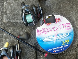 目のいいメバル対策で先糸も魚に見えないピンクフロロ装着