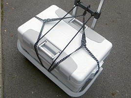 荷台用ゴムひもを買ったらデカいクーラーの取り付けが安定