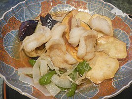 お気に入りの日本酒のあて。カサゴと季節の野菜の揚げだし