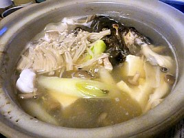 クエ鍋めっちゃ美味い。豆腐も野菜も全部美味くて大満足♪