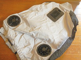 「冷蔵服3」到着。動作確認もできたので明日はアジ釣りへ