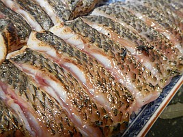 肉厚で脂がじゅわりとデカムツ食べると尺前後は物足りない