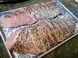 肉厚で脂がじゅわりとデカムツ食べると尺前後は物足りない