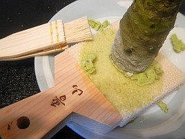 クロムツの炙り刺しとわさびの相性は抜群じゃないかと思う