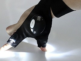 払暁の白間津シマアジ正確なタナ合わせにLED付きグローブ