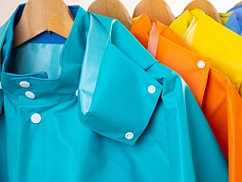 防寒着…0.25mm厚のカッパ上着なら6000円くらいで買える