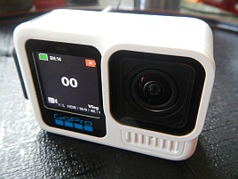 白いGoPro HERO13 Black到着♪ 防水性維持し外部電源化も