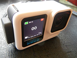 白いGoPro HERO13 Black到着♪ 防水性維持し外部電源化も