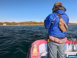 シマアジはビシカゴ表面をギンギラギンにするとよく釣れる？