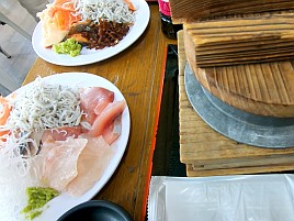 【番外編】呉で瀬戸内生しらす＆天然マダイ入り刺し盛りを