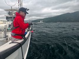 カイワリは厳しいながらもボウズ回避。船長頑張り秋の五目♪